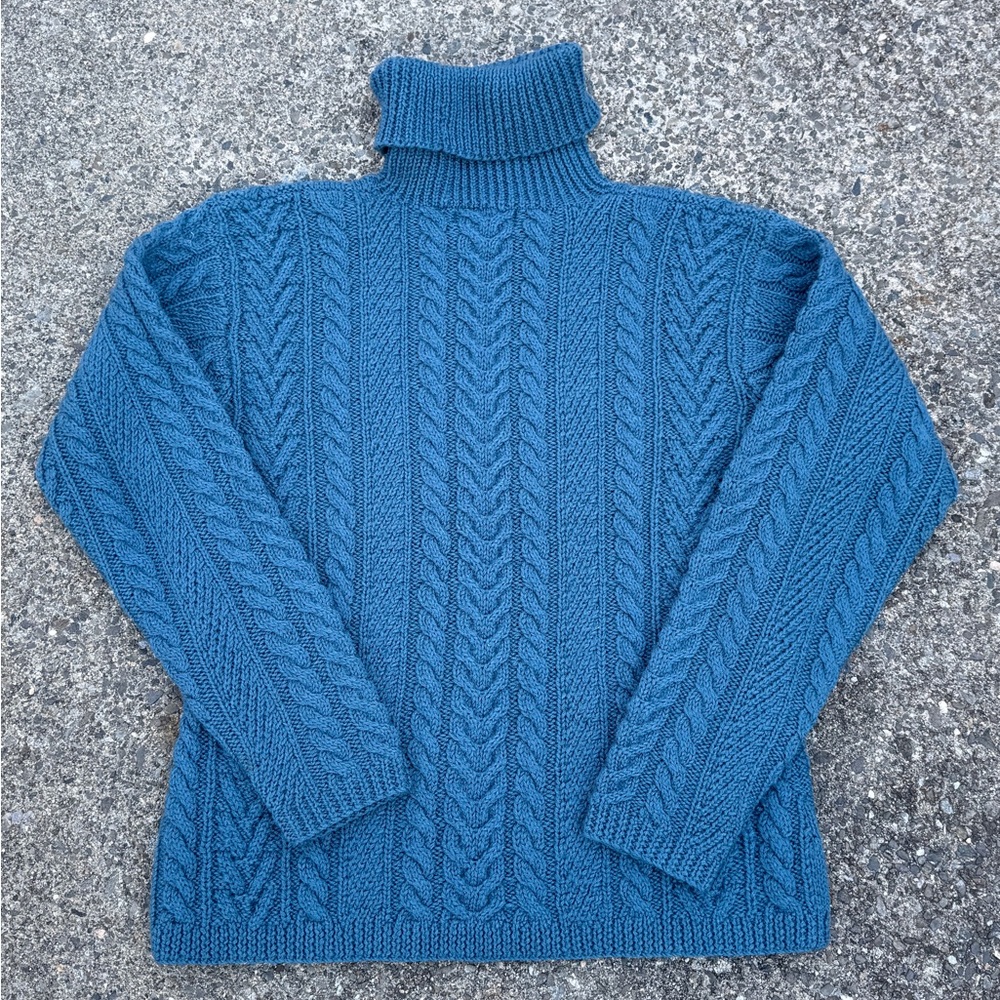 Vintage Ralph Lauren %100 Wool Women's Blue Cable Knit Turtleneck Sweater